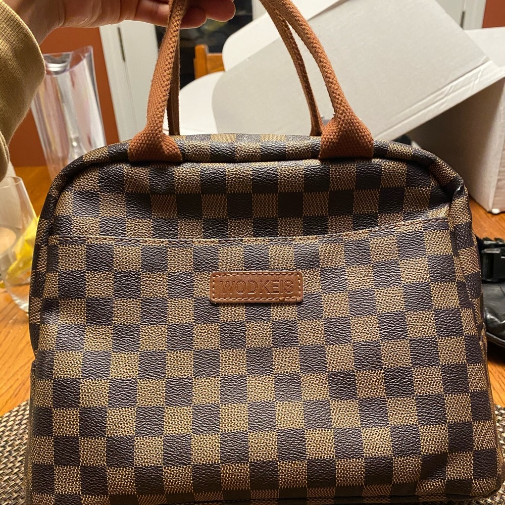 checkered lunchbox